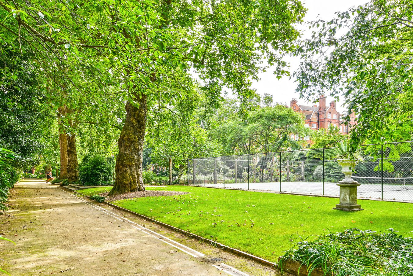 Aykroyd & Co Experts in buying property in Prime Central London